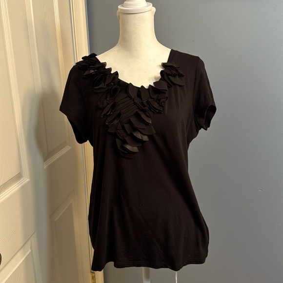 NWOT perfect spring T! Size L - Picture 2 of 6